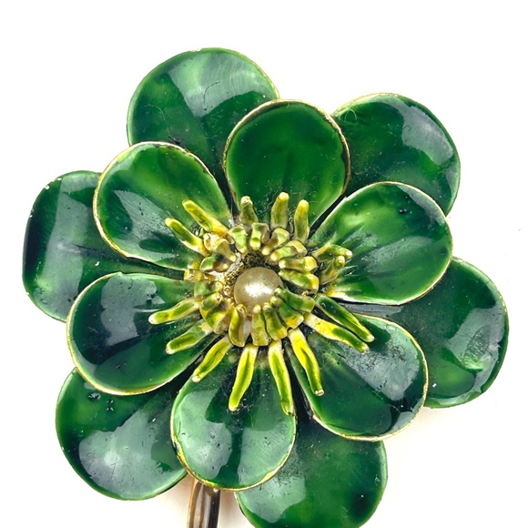 Enamel Vintage Brooch Flower Pin Green Petals & Green Stamen with Pearl - Picture 3 of 6